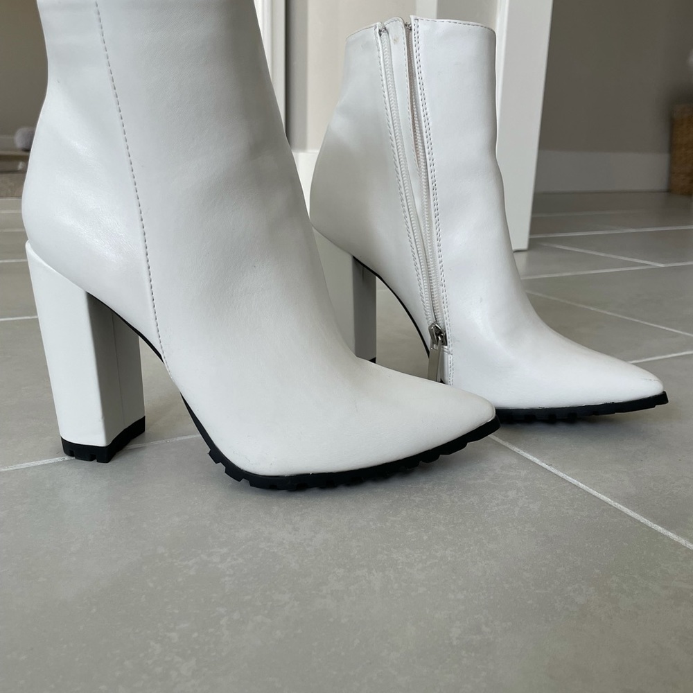 Never Worn. Vici Collection White Booties.